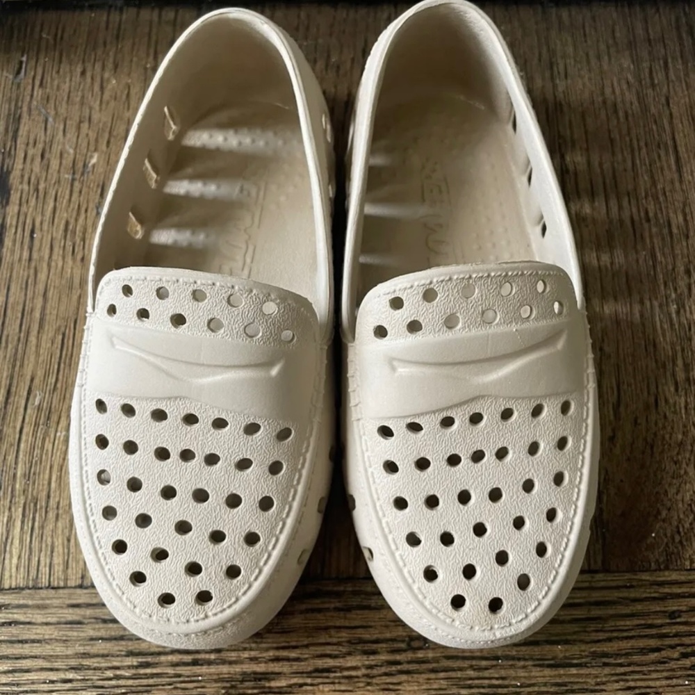 Floafers Child Toddler Size 8 Warm Sand Coconut